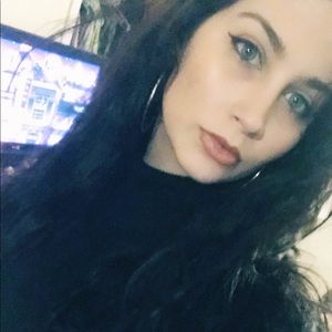 Meet your Posher, Victoria